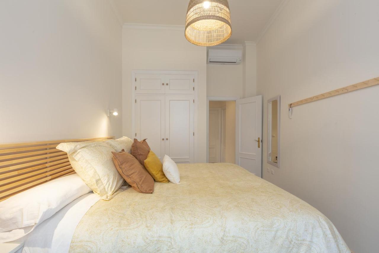 Puerta De Larios: Central Three-Bedroom Apartment With Balconies And Patio Málaga Exterior foto