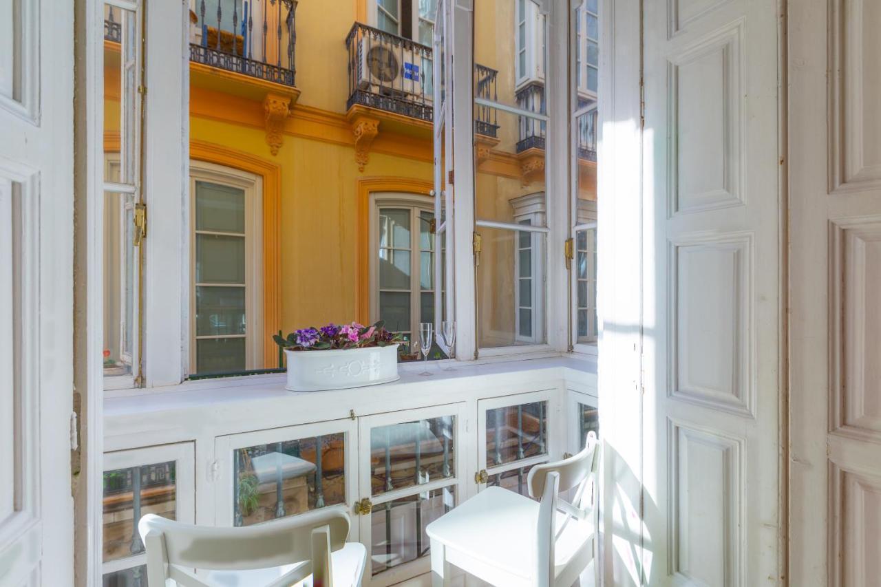 Puerta De Larios: Central Three-Bedroom Apartment With Balconies And Patio Málaga Exterior foto