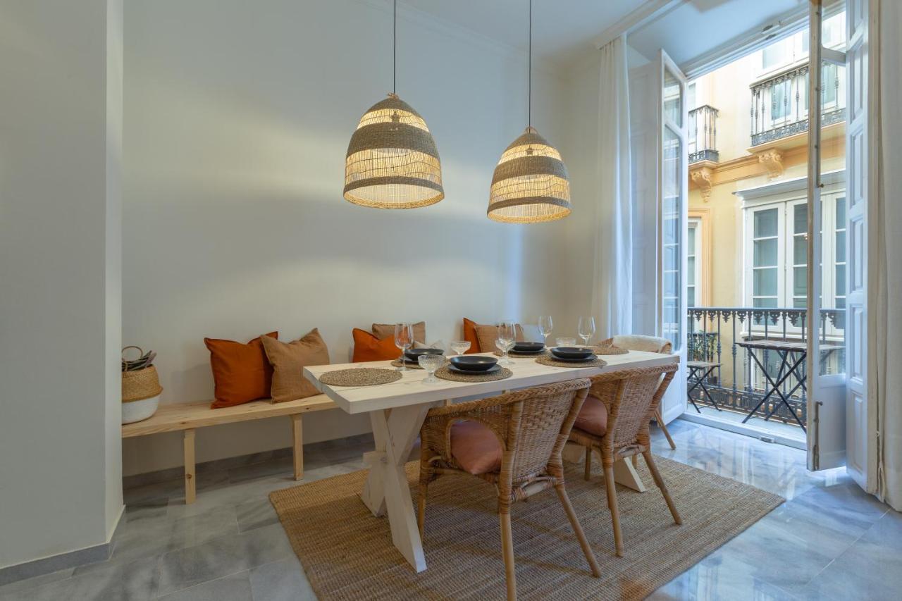 Puerta De Larios: Central Three-Bedroom Apartment With Balconies And Patio Málaga Exterior foto