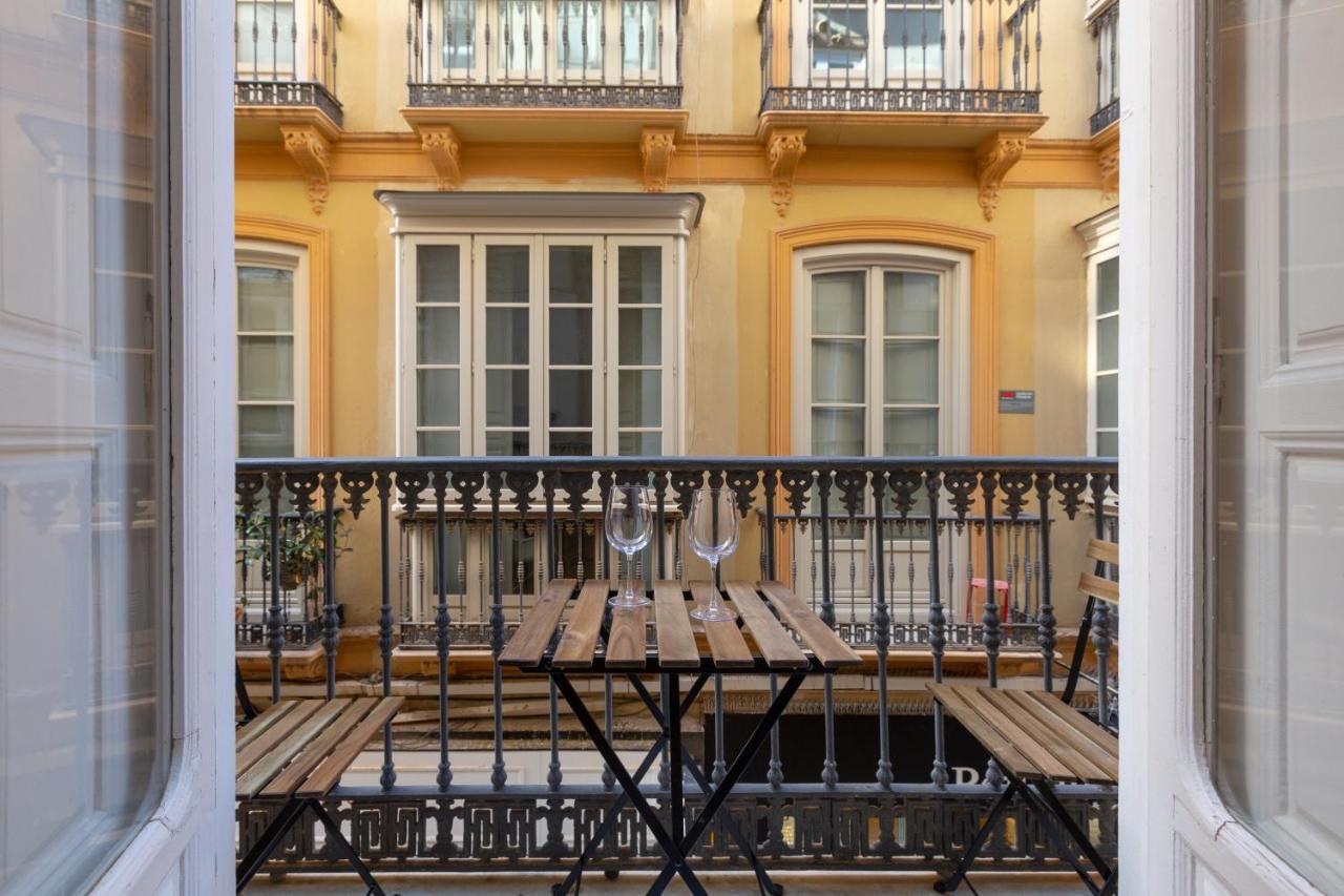 Puerta De Larios: Central Three-Bedroom Apartment With Balconies And Patio Málaga Exterior foto